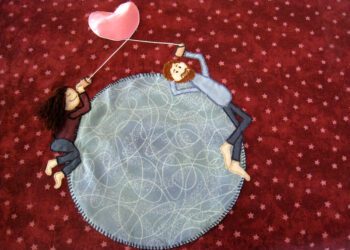 5 Ways to Use Technology to Keep The Spark Alive in Your Relationship