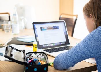 How to share screen on google meet