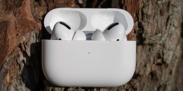 How to Reset Apple AirPods in 6 Easy Steps